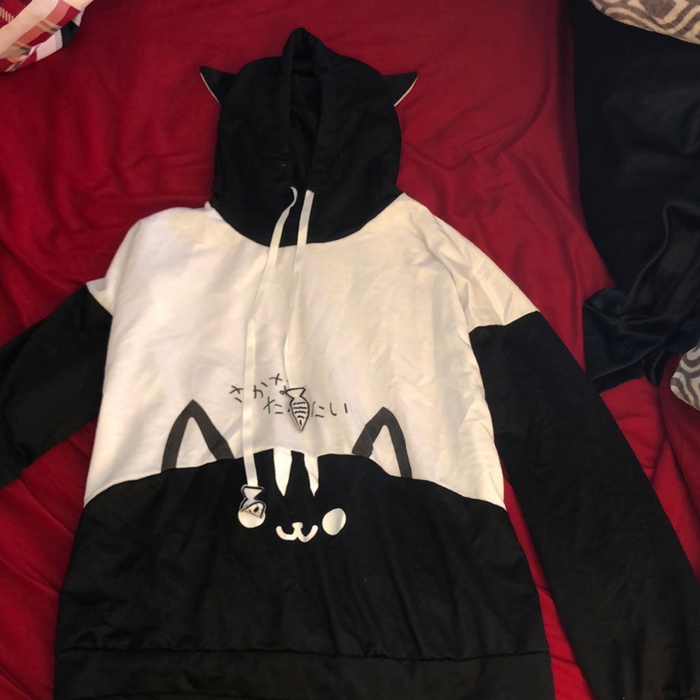Long sleeve shirt with hood and cat ears